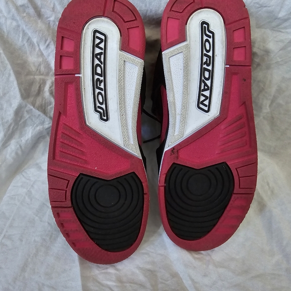 Air Jordan Flights - Picture 5 of 6